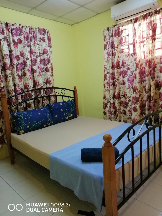 Layla Inn Batu Pahat Eksteriør billede