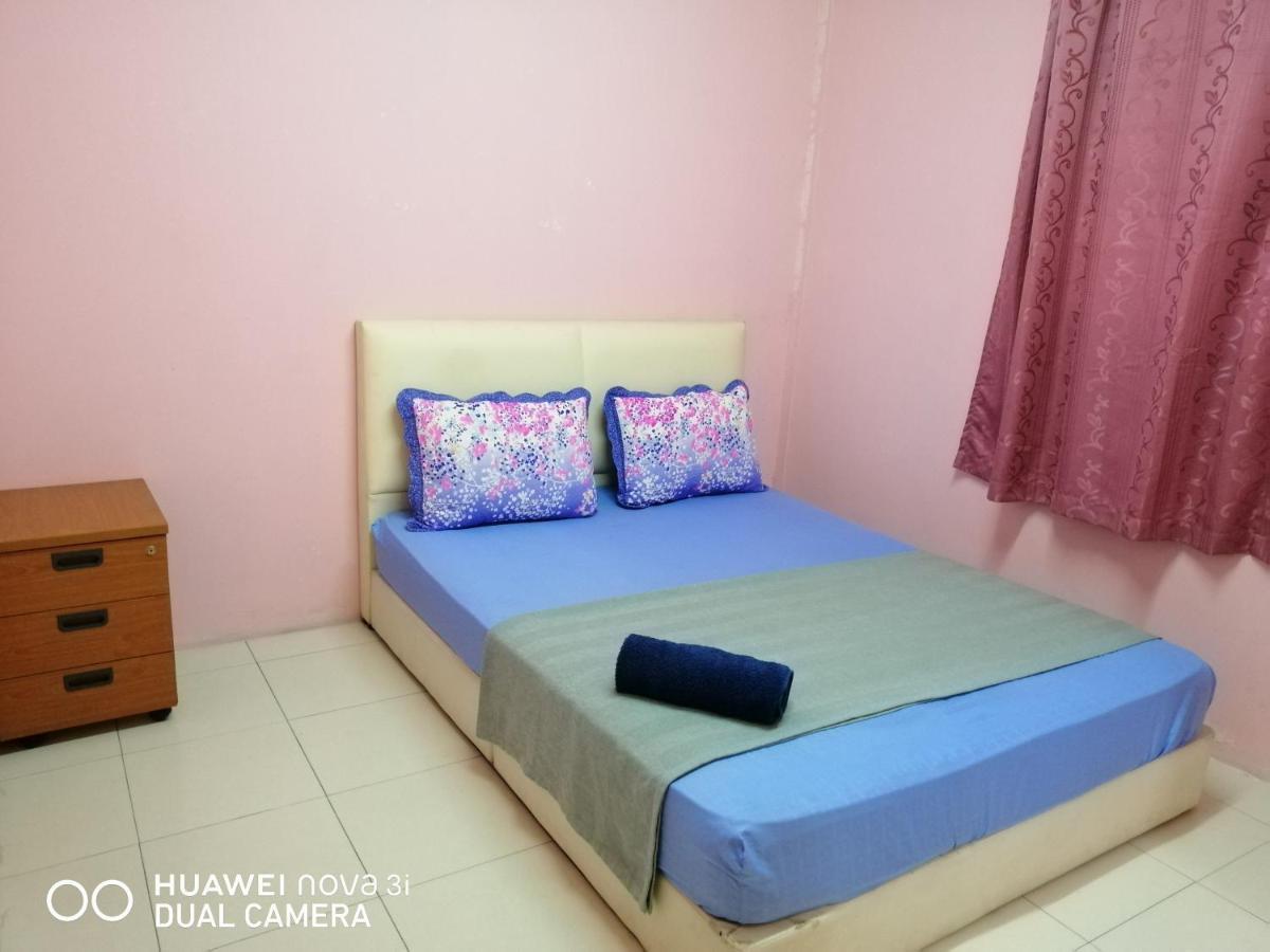 Layla Inn Batu Pahat Eksteriør billede