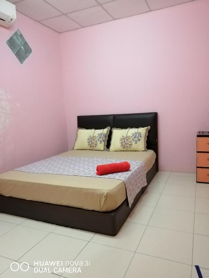Layla Inn Batu Pahat Eksteriør billede