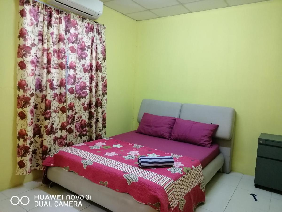 Layla Inn Batu Pahat Eksteriør billede