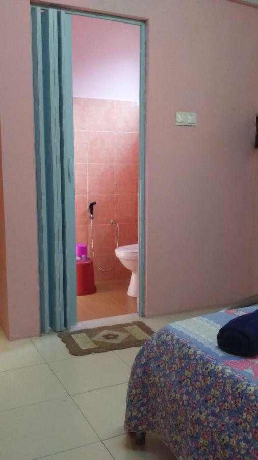 Layla Inn Batu Pahat Eksteriør billede